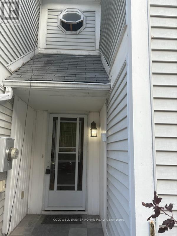 140 Fernwood Drive, Gravenhurst, Ontario  P1P 1P4 - Photo 3 - X12483975