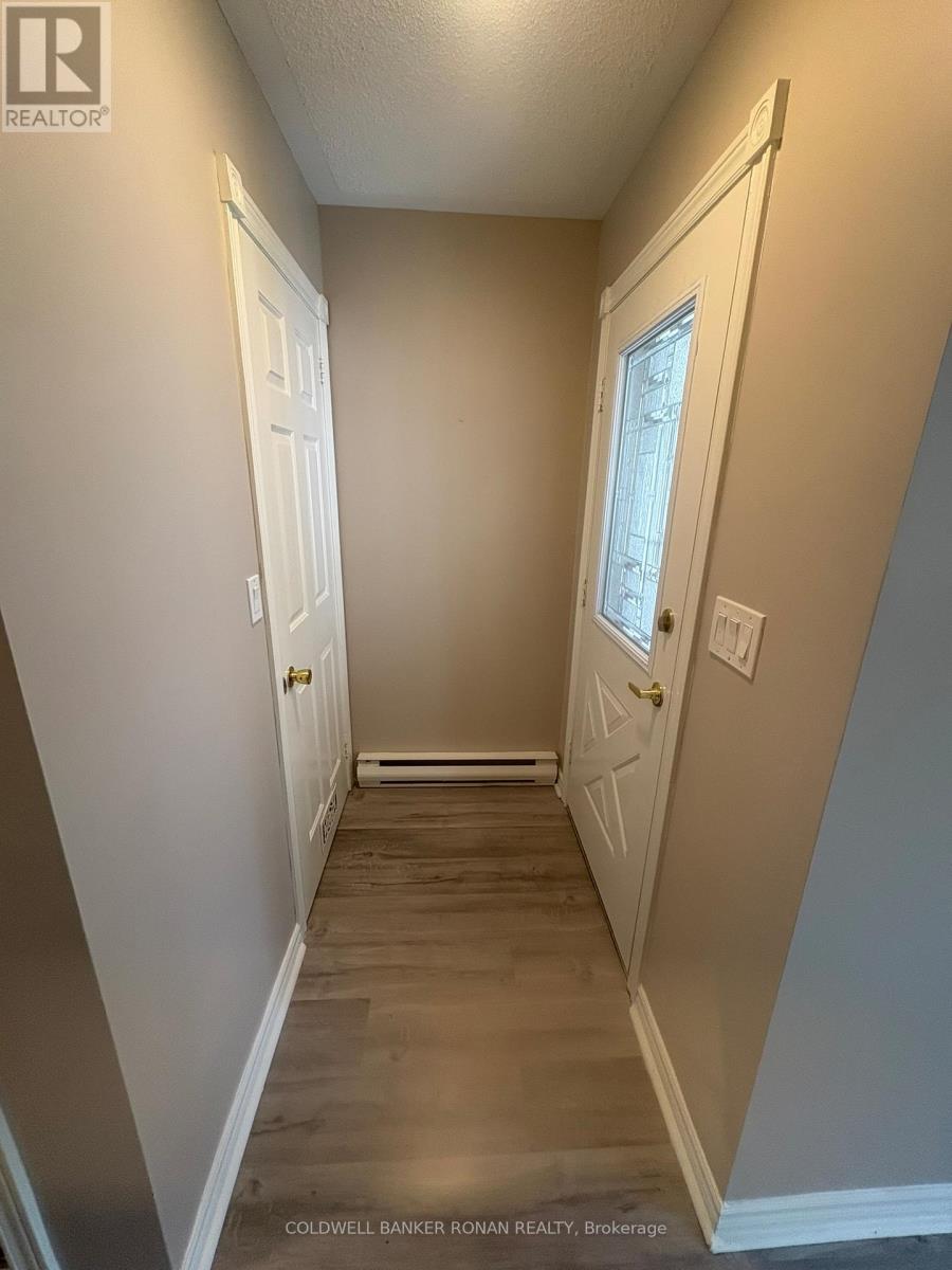 140 Fernwood Drive, Gravenhurst, Ontario  P1P 1P4 - Photo 4 - X12483975