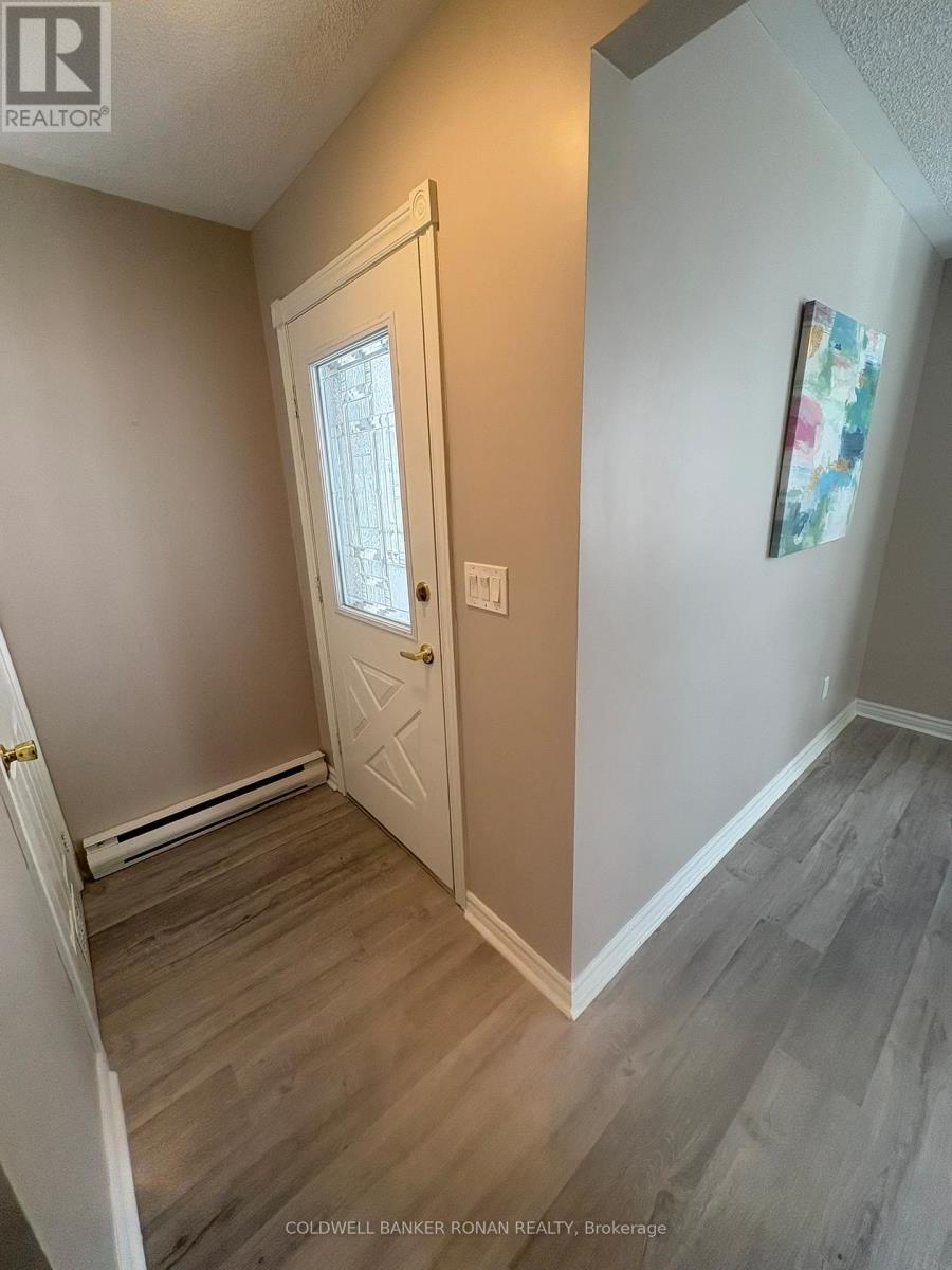140 Fernwood Drive, Gravenhurst, Ontario  P1P 1P4 - Photo 5 - X12483975