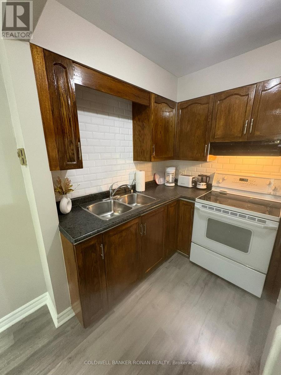 140 Fernwood Drive, Gravenhurst, Ontario  P1P 1P4 - Photo 8 - X12483975