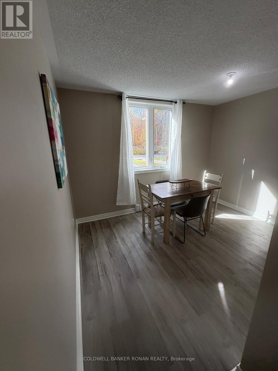140 Fernwood Drive, Gravenhurst, Ontario  P1P 1P4 - Photo 9 - X12483975