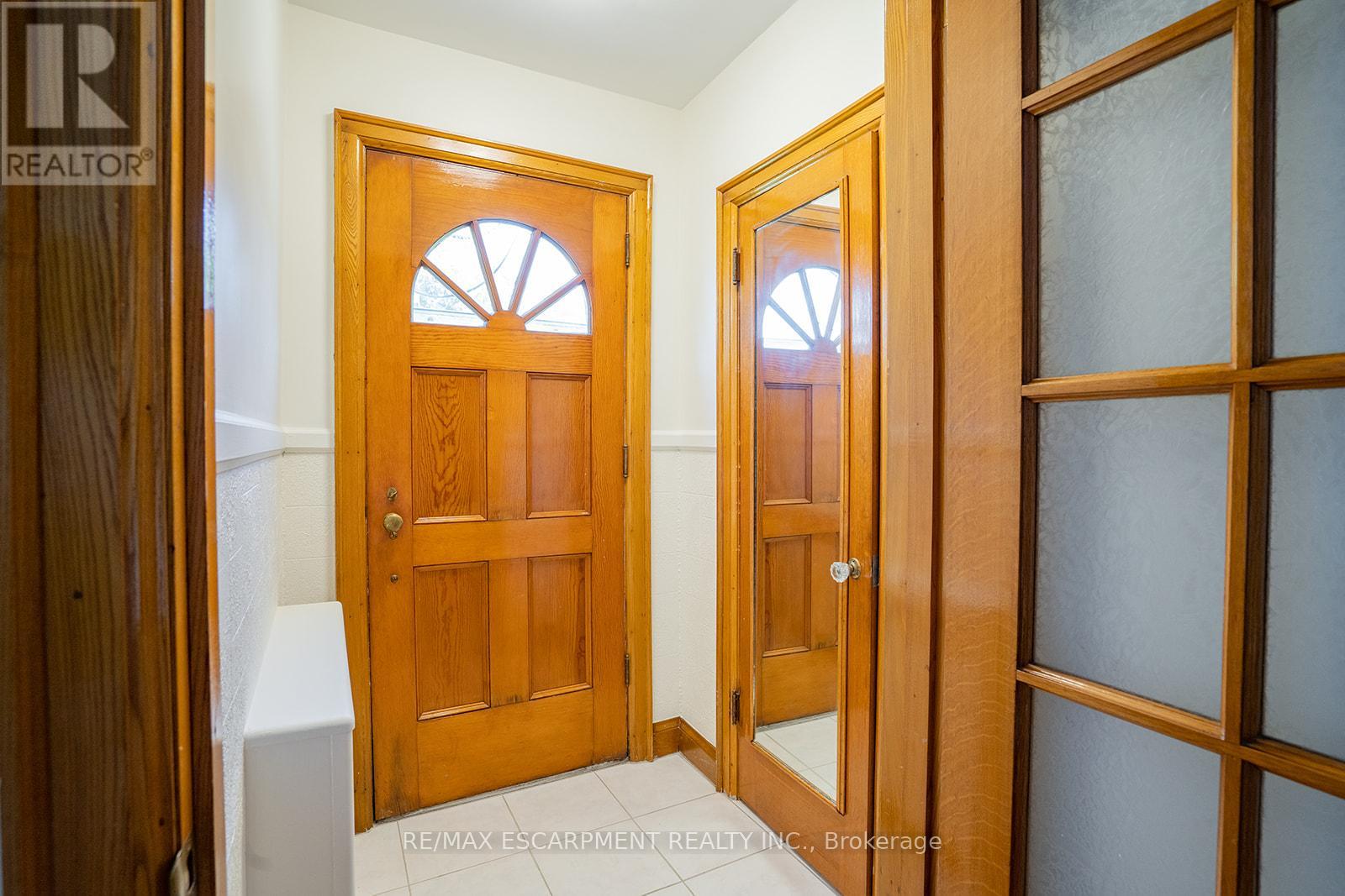 B - 324 King Street E, Hamilton, Ontario  L8G 1M3 - Photo 12 - X12483992