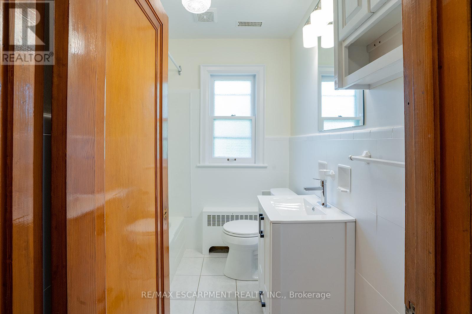 B - 324 King Street E, Hamilton, Ontario  L8G 1M3 - Photo 14 - X12483992