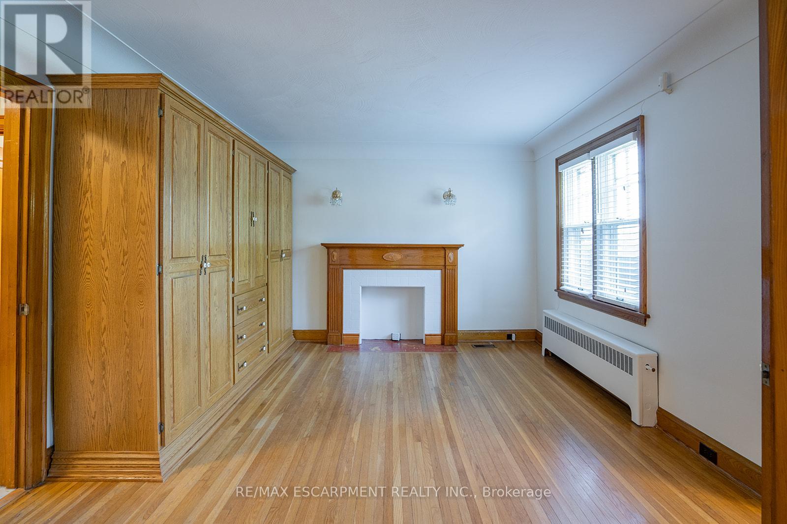 B - 324 King Street E, Hamilton, Ontario  L8G 1M3 - Photo 2 - X12483992