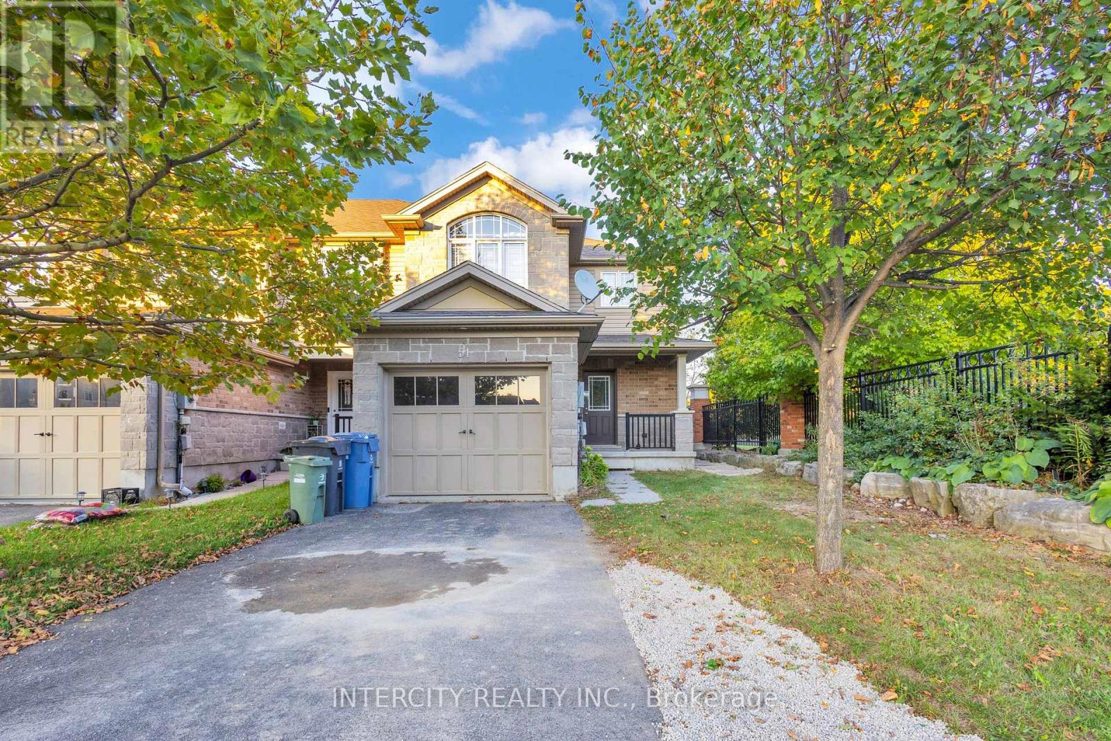 51 Laughland Lane, Guelph, Ontario  N1L 0C9 - Photo 2 - X12484000