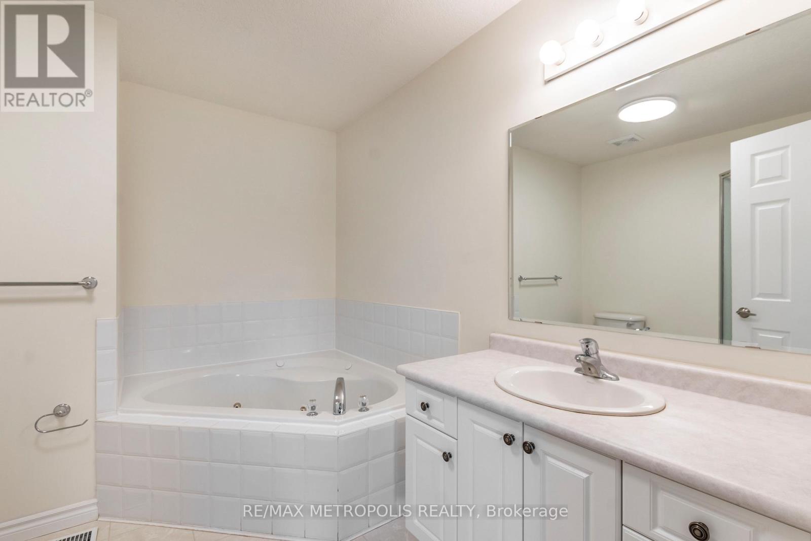 C16 - 619 Wild Ginger Avenue, Waterloo, Ontario  N2V 2X1 - Photo 29 - X12484015