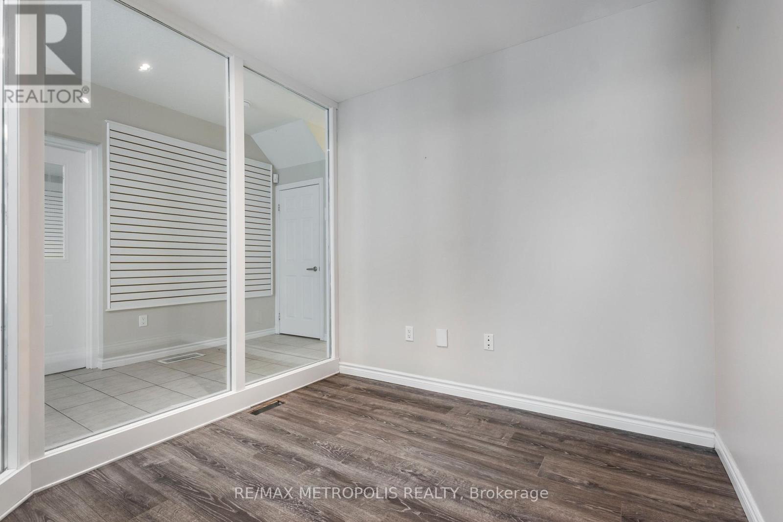 C16 - 619 Wild Ginger Avenue, Waterloo, Ontario  N2V 2X1 - Photo 7 - X12484015