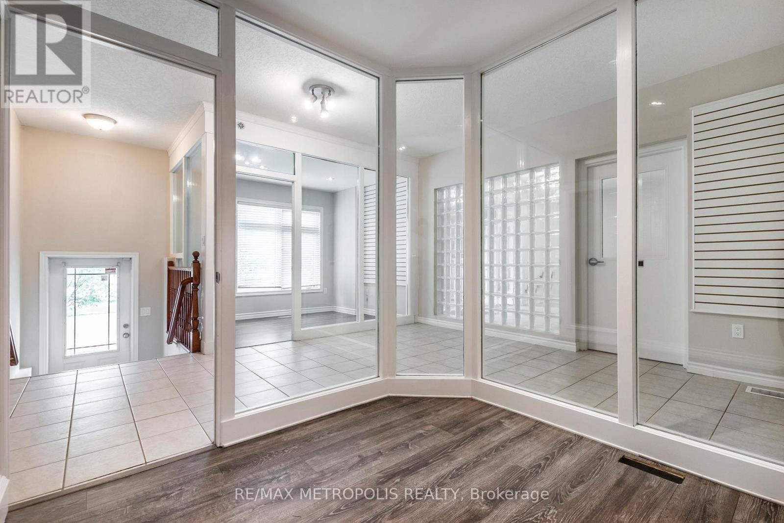 C16 - 619 Wild Ginger Avenue, Waterloo, Ontario  N2V 2X1 - Photo 8 - X12484015