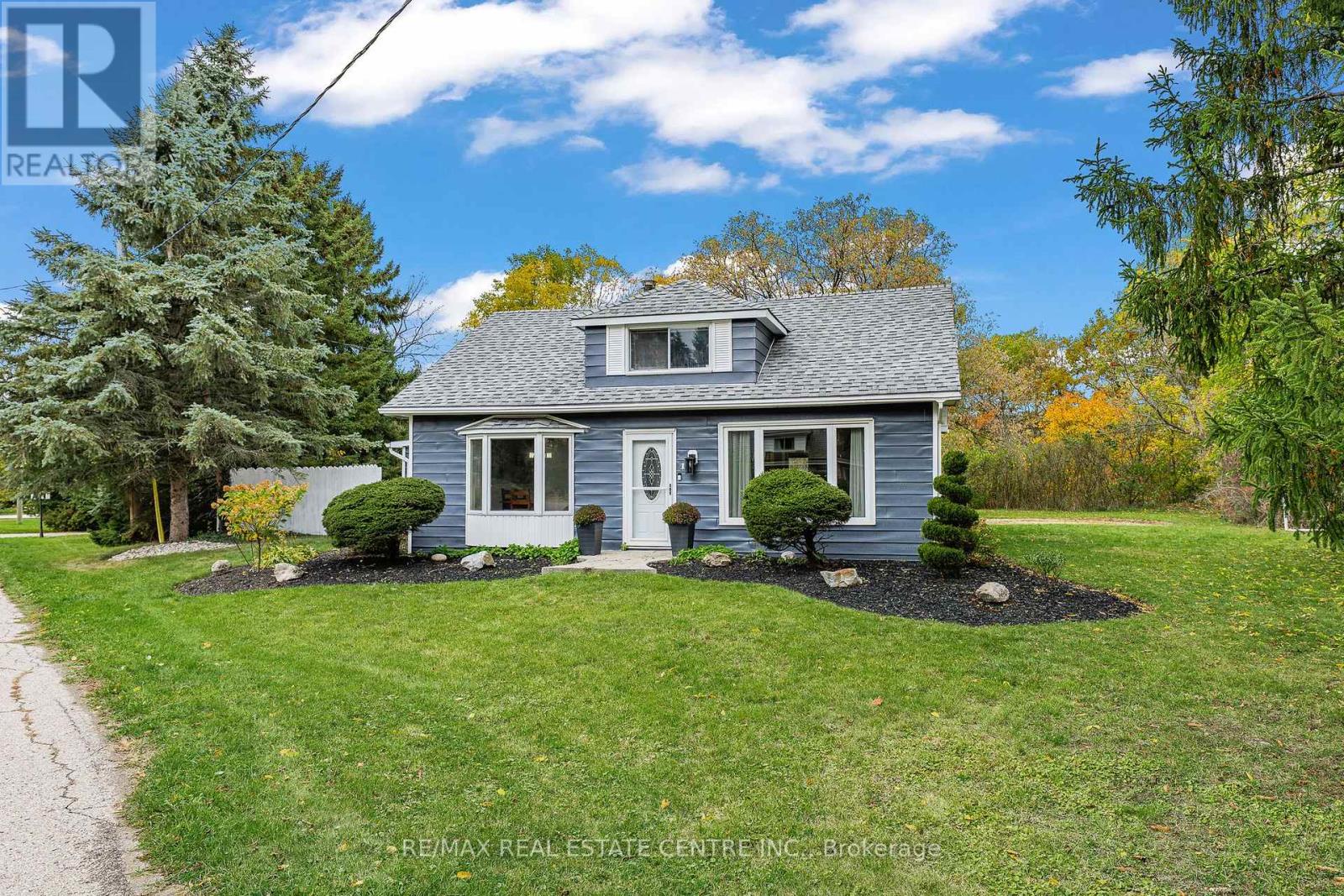 1 Hughson Street, North Dumfries, Ontario  N0B 1L0 - Photo 2 - X12484049