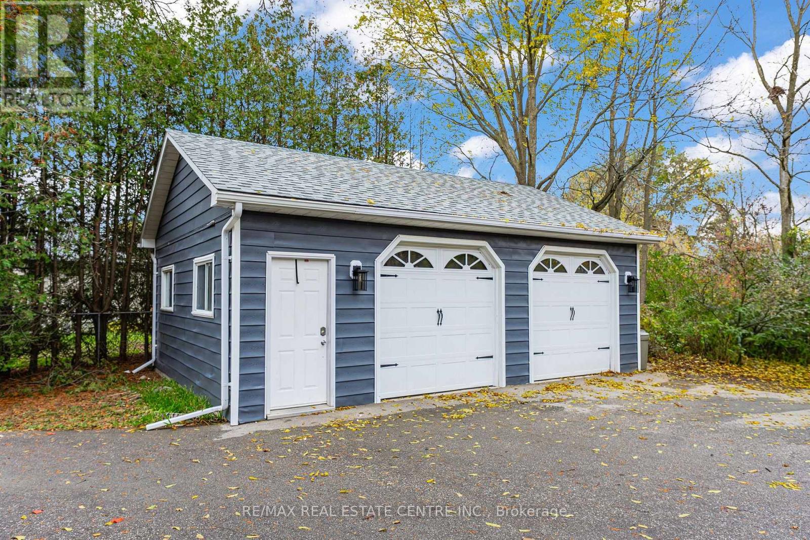 1 Hughson Street, North Dumfries, Ontario  N0B 1L0 - Photo 34 - X12484049