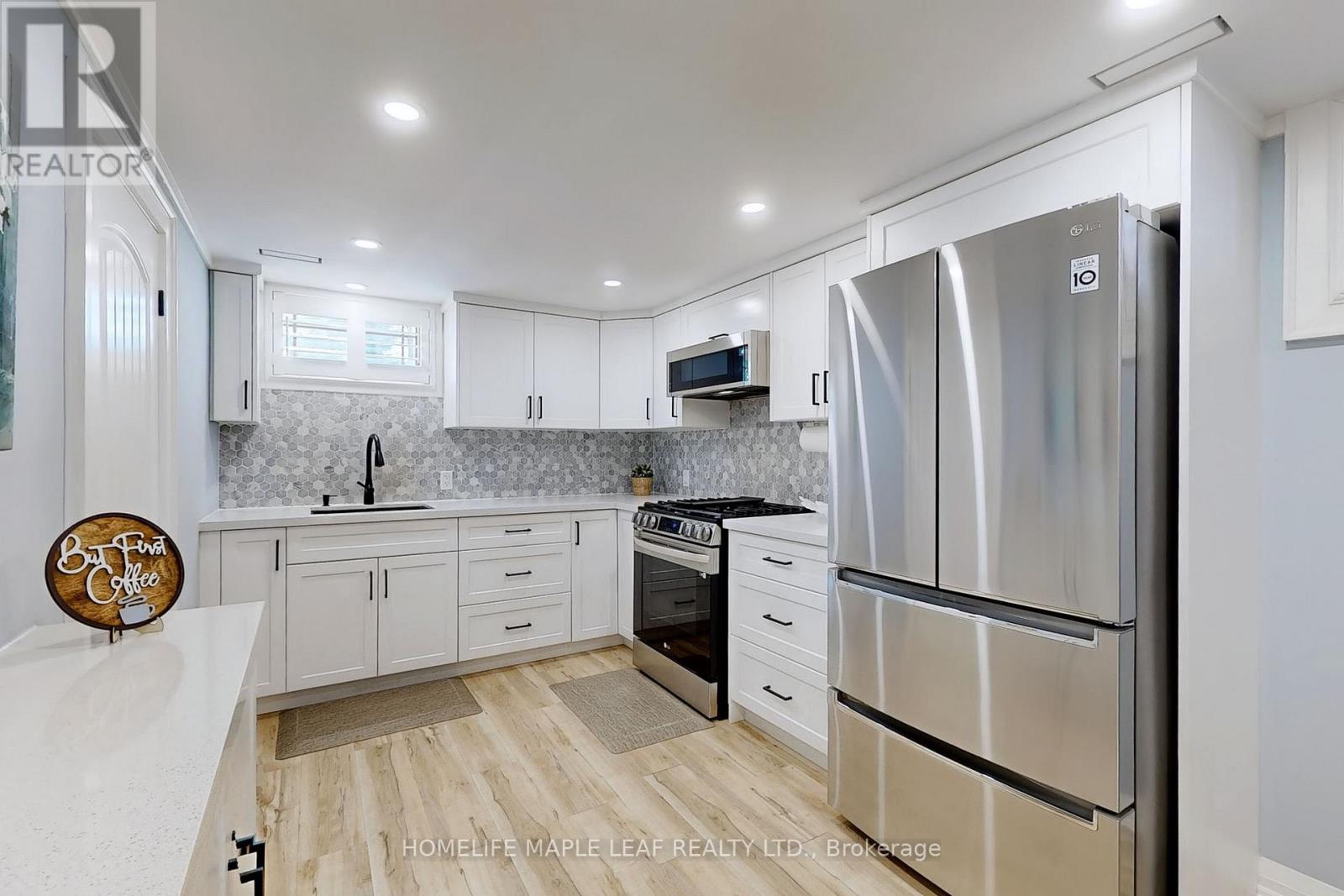 62 Montrose Avenue, Hamilton, Ontario  L8K 4Y4 - Photo 7 - X12484057