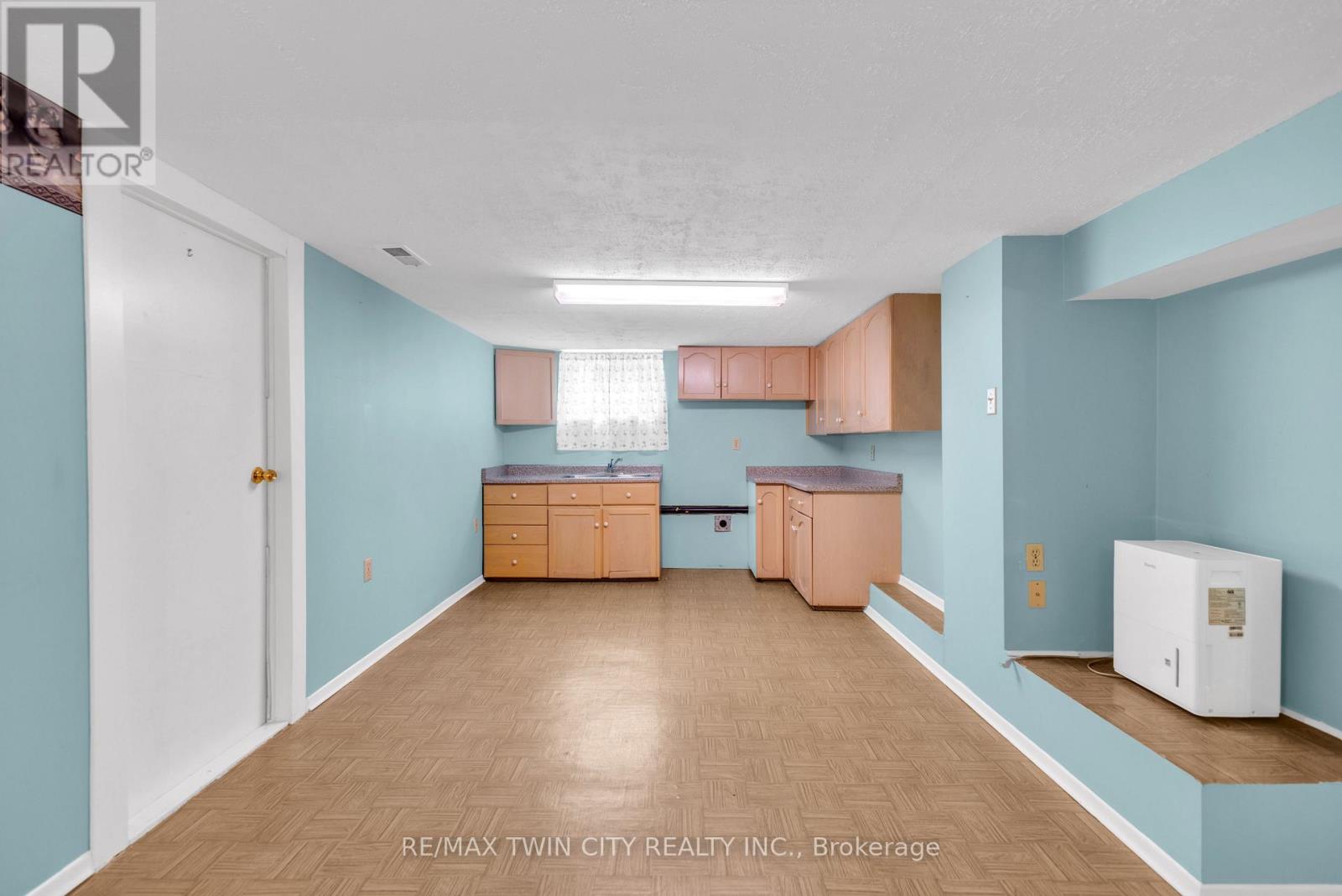 124 Elizabeth Street, Guelph, Ontario  N1E 2X3 - Photo 23 - X12484067