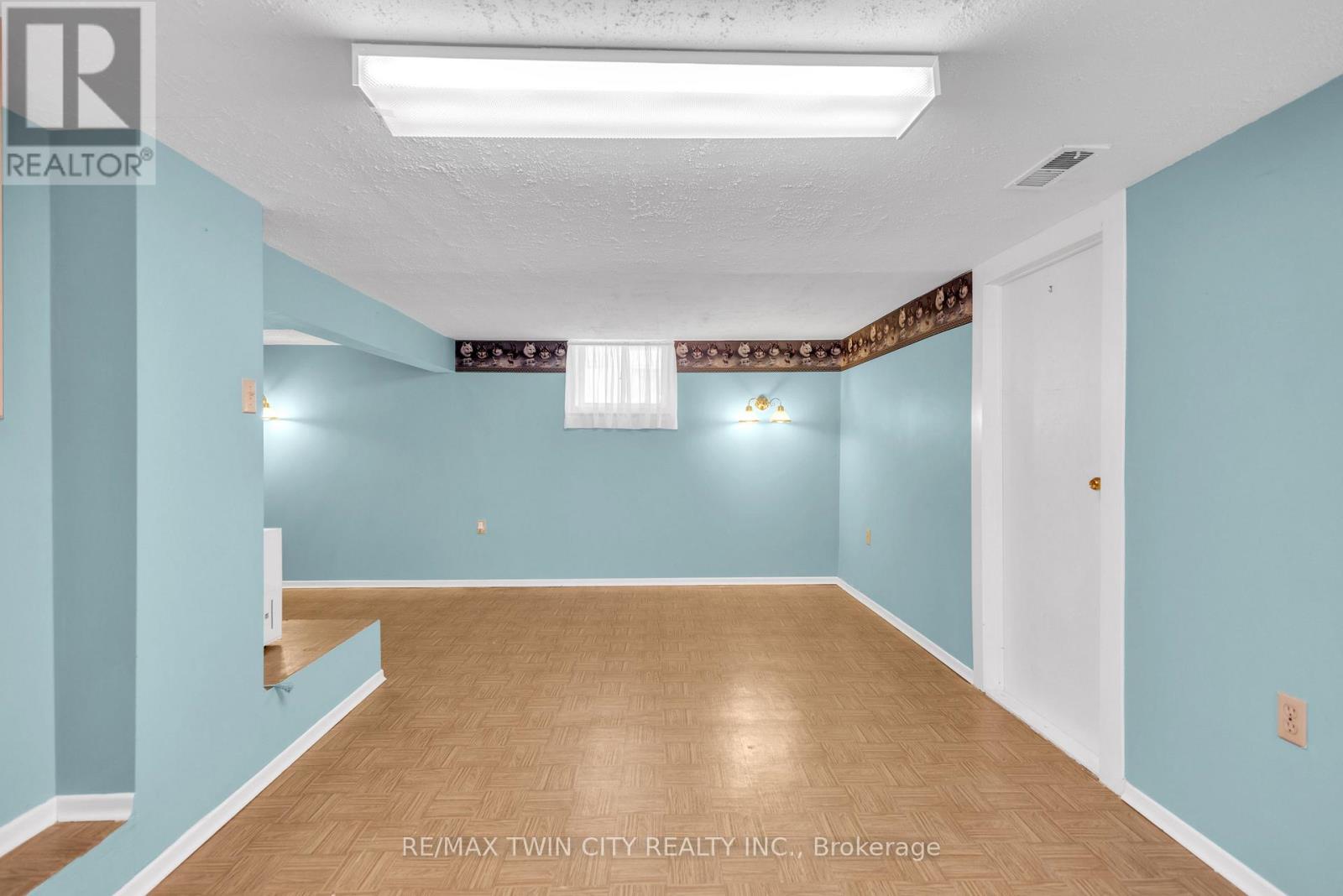 124 Elizabeth Street, Guelph, Ontario  N1E 2X3 - Photo 24 - X12484067