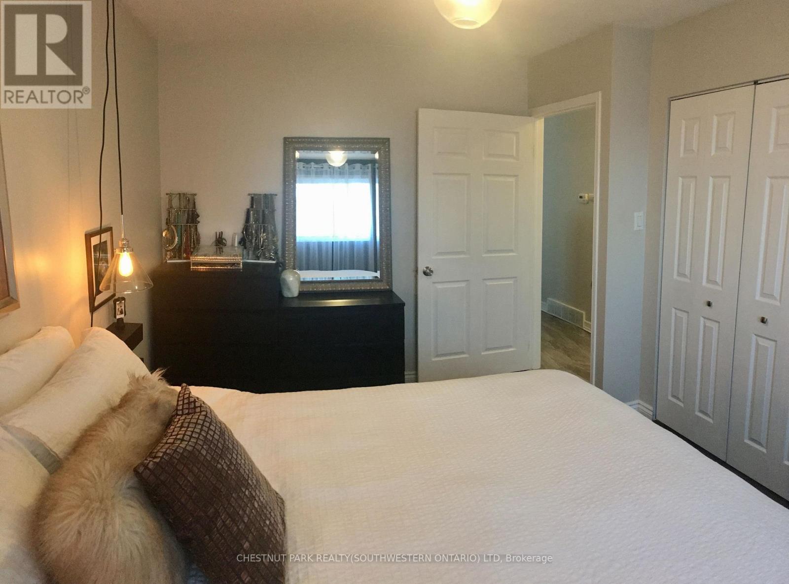 148 Green Valley Drive, Kitchener, Ontario  N2P 1C4 - Photo 15 - X12484079