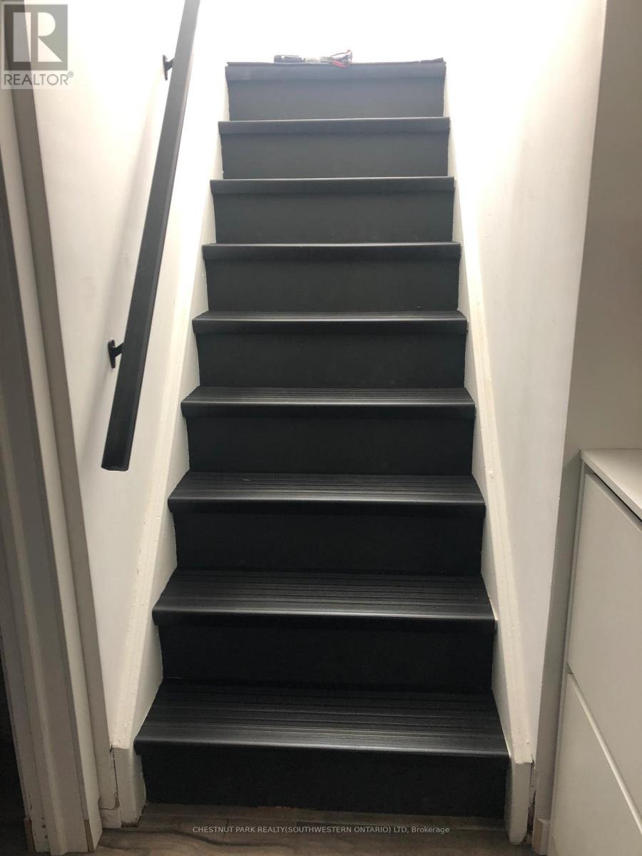 148 Green Valley Drive, Kitchener, Ontario  N2P 1C4 - Photo 17 - X12484079