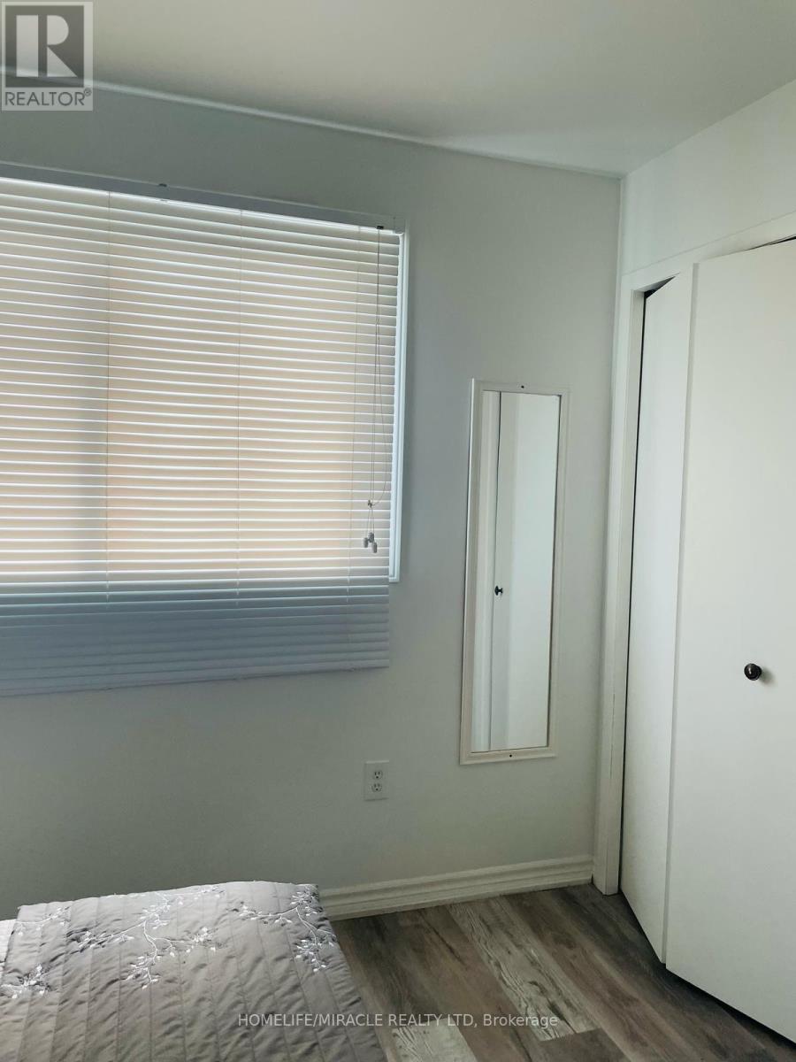 Upper - 37 Juanita Drive, Hamilton, Ontario  L9C 2G4 - Photo 23 - X12484082