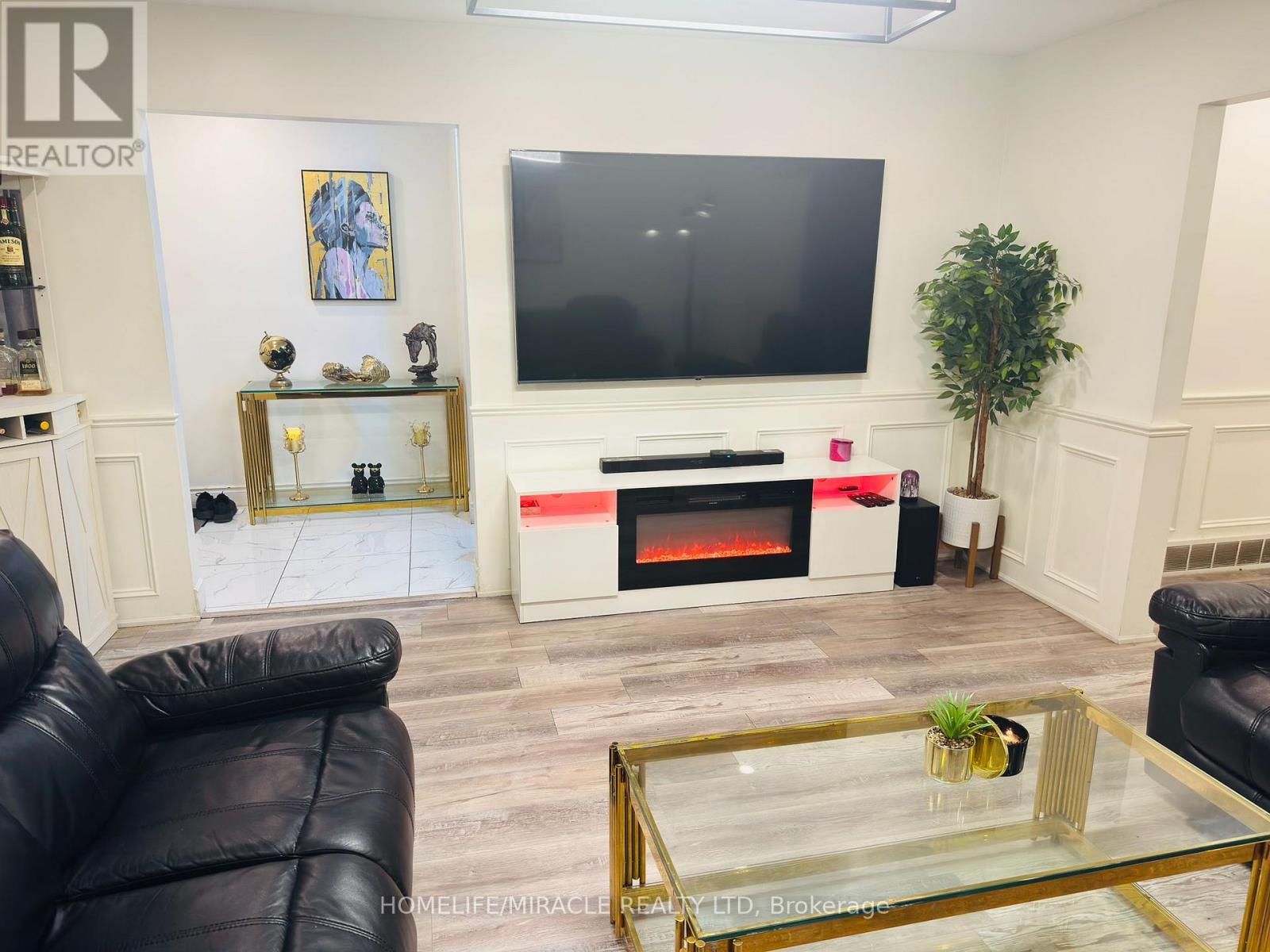 Upper - 37 Juanita Drive, Hamilton, Ontario  L9C 2G4 - Photo 5 - X12484082
