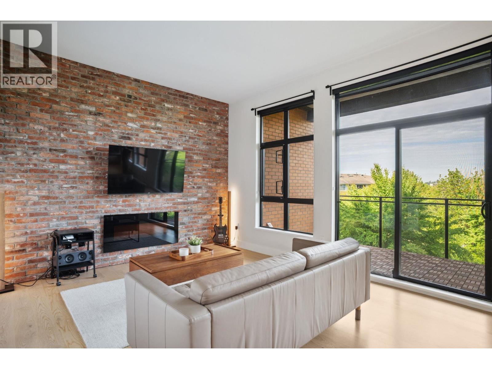 302 220 Salter Street, New Westminster, British Columbia  V3M 0H4 - Photo 2 - R3062041