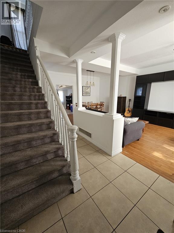 253 Mary Street, Hamilton, Ontario  L8L 4W2 - Photo 2 - 40782366