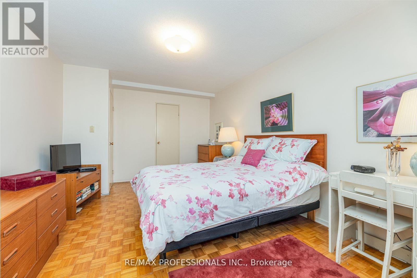 907 - 11 Wincott Drive, Toronto, Ontario  M9R 2R9 - Photo 19 - W12466692