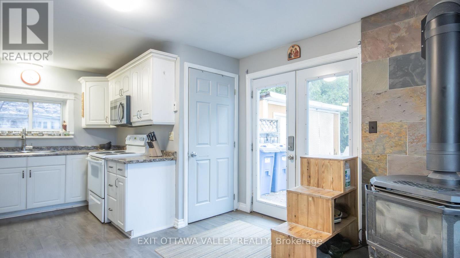 28 Paugh Lake Road, Madawaska Valley, Ontario  K0J 1B0 - Photo 17 - X12484108