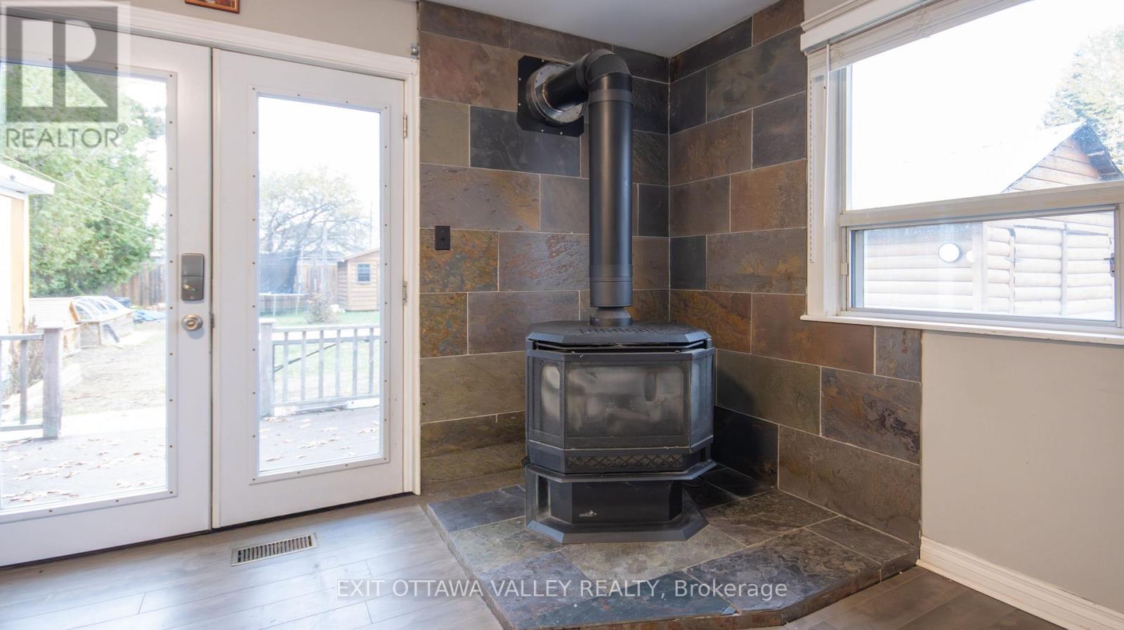 28 Paugh Lake Road, Madawaska Valley, Ontario  K0J 1B0 - Photo 19 - X12484108