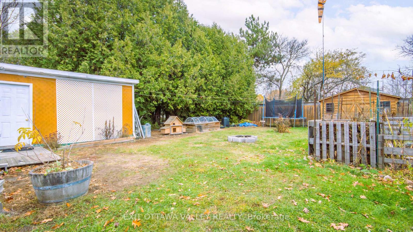 28 Paugh Lake Road, Madawaska Valley, Ontario  K0J 1B0 - Photo 33 - X12484108