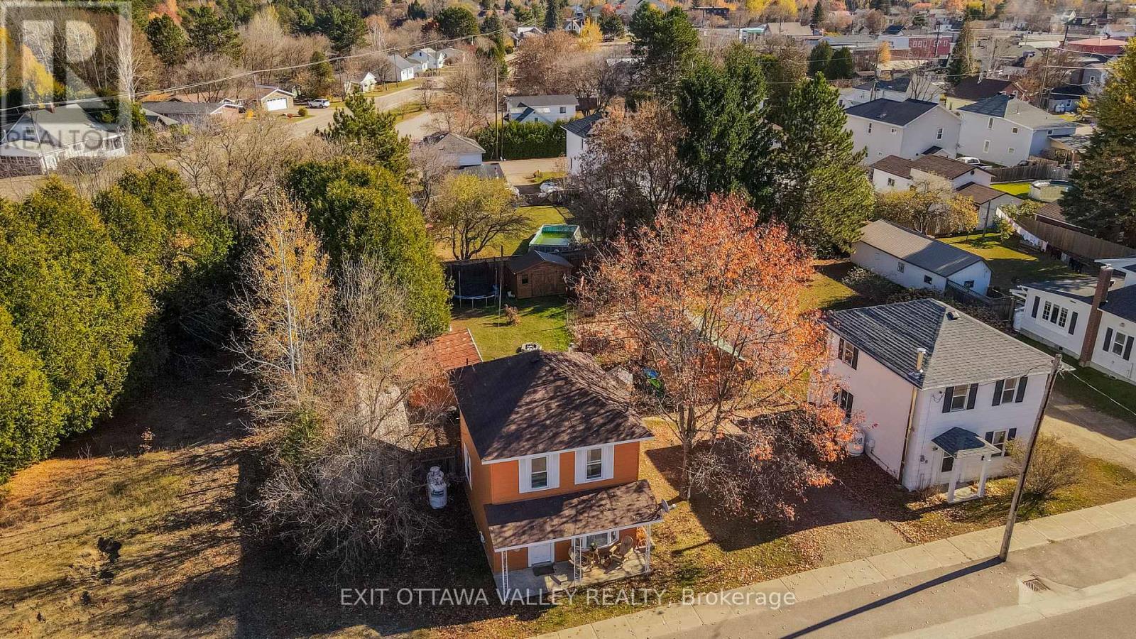 28 Paugh Lake Road, Madawaska Valley, Ontario  K0J 1B0 - Photo 6 - X12484108