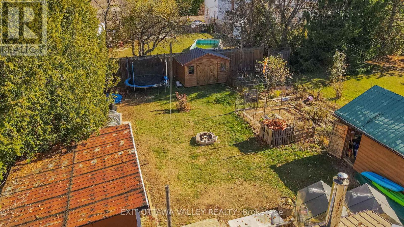 28 Paugh Lake Road, Madawaska Valley, Ontario  K0J 1B0 - Photo 9 - X12484108