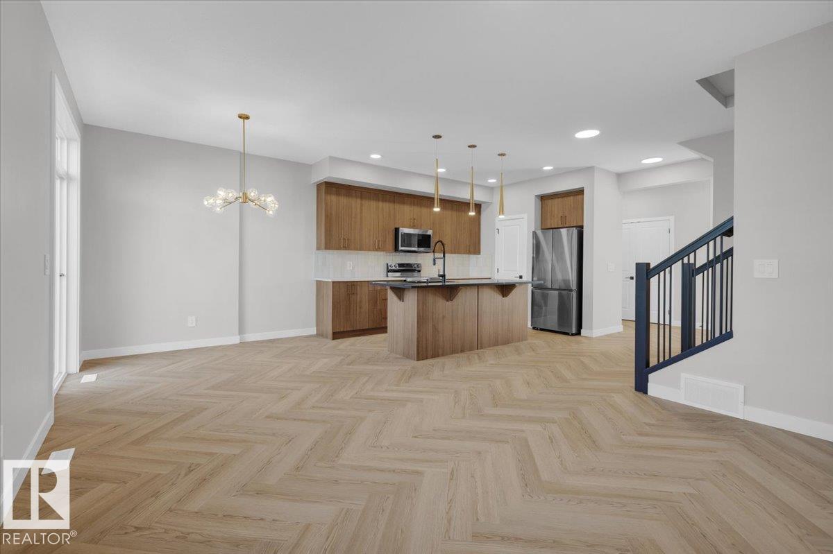 8246 Kiriak Lo Sw, Edmonton, Alberta  T6W 5S2 - Photo 11 - E4463644