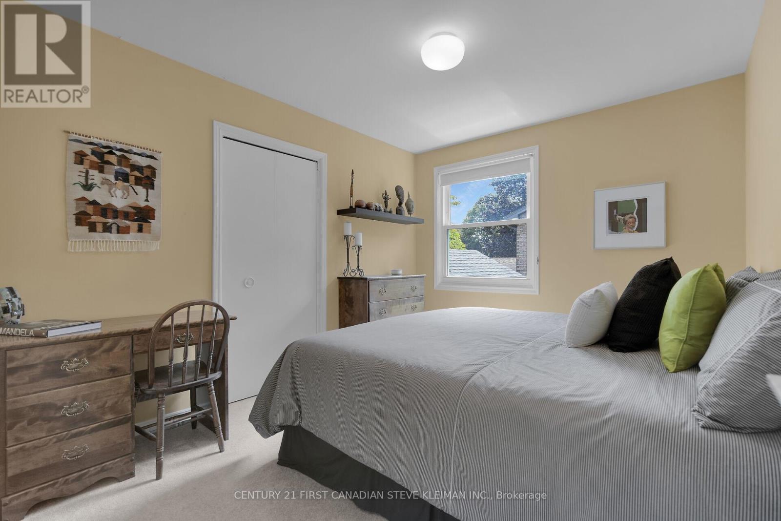 Photo 24 of 47 for 96 Meridene Crescent W