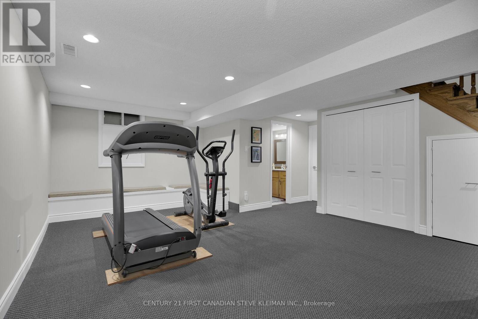 Photo 33 of 47 for 96 Meridene Crescent W