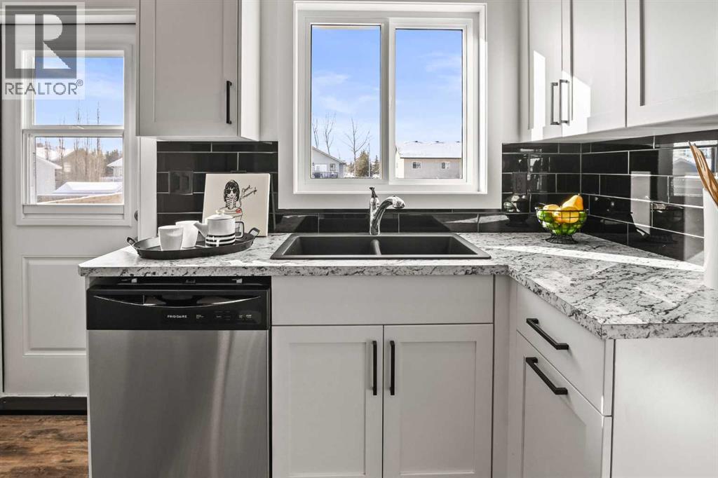 6 Metcalf Way, Lacombe, Alberta  T4L 0J8 - Photo 12 - A2266299