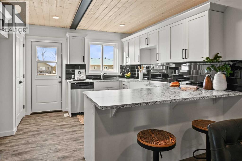 6 Metcalf Way, Lacombe, Alberta  T4L 0J8 - Photo 9 - A2266299