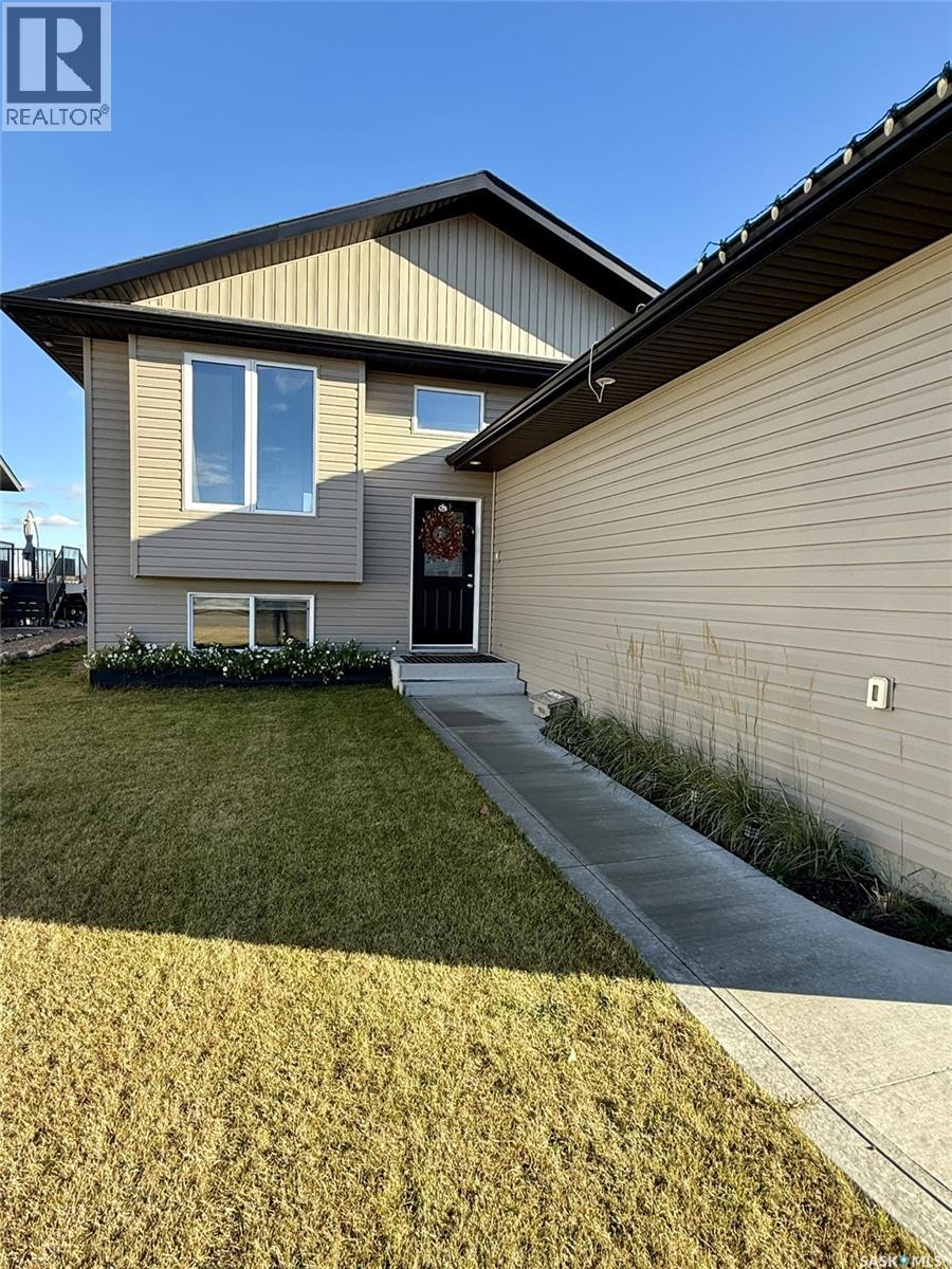 154 Finch Crescent, Langham, Saskatchewan  S0K 2L0 - Photo 2 - SK021811