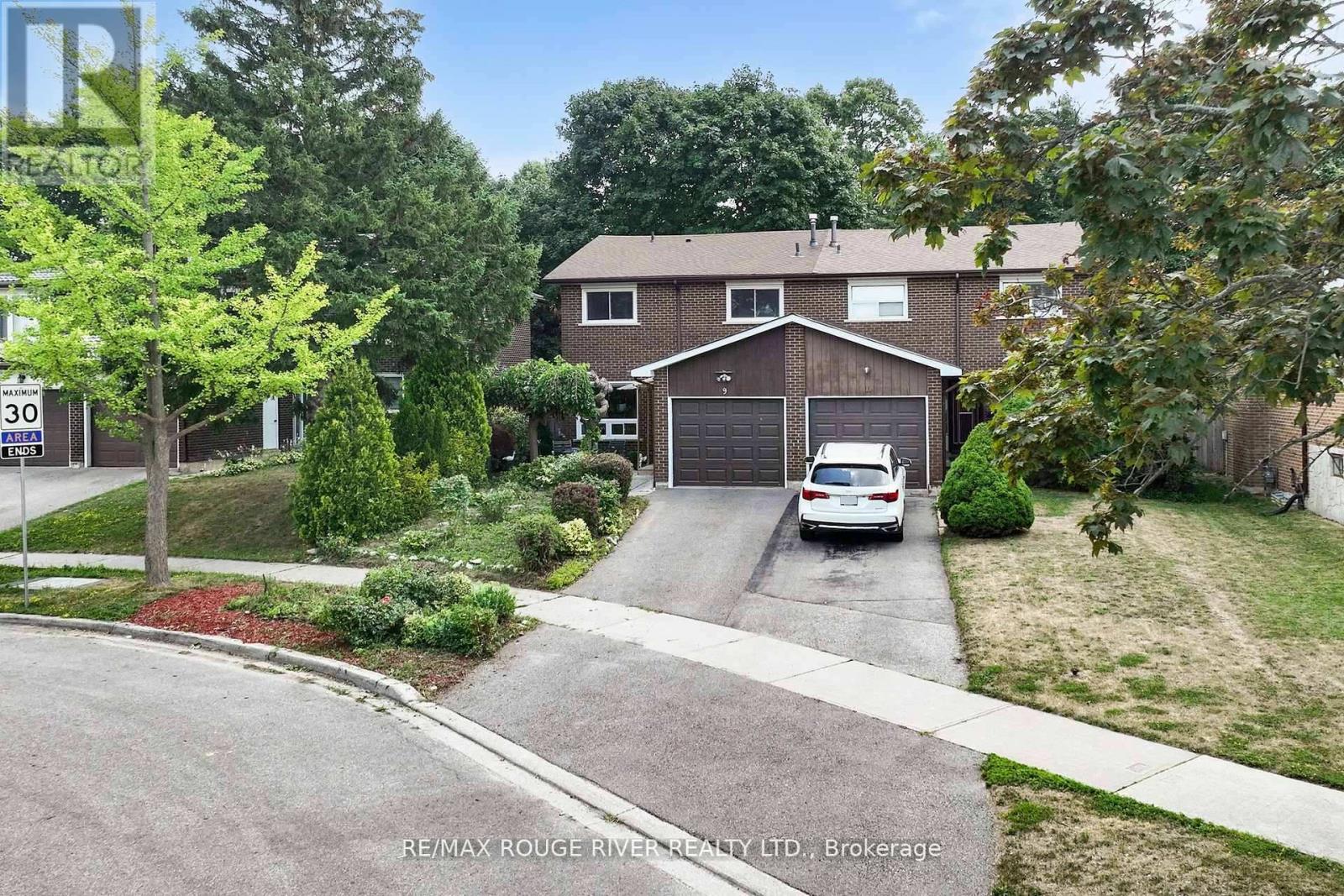 9 COMRIE TERRACE, Toronto, Ontario