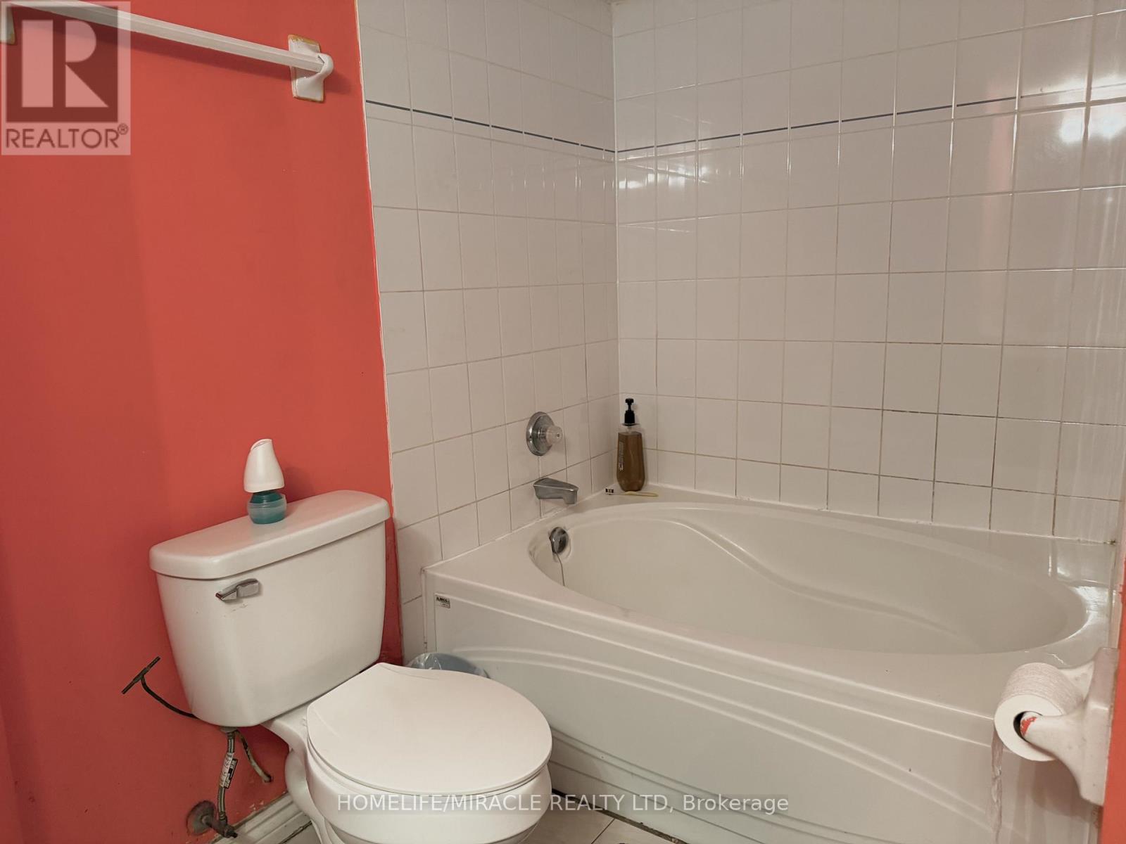 114 - 1 Rowntree Road, Toronto, Ontario  M9V 5G7 - Photo 7 - W12465059