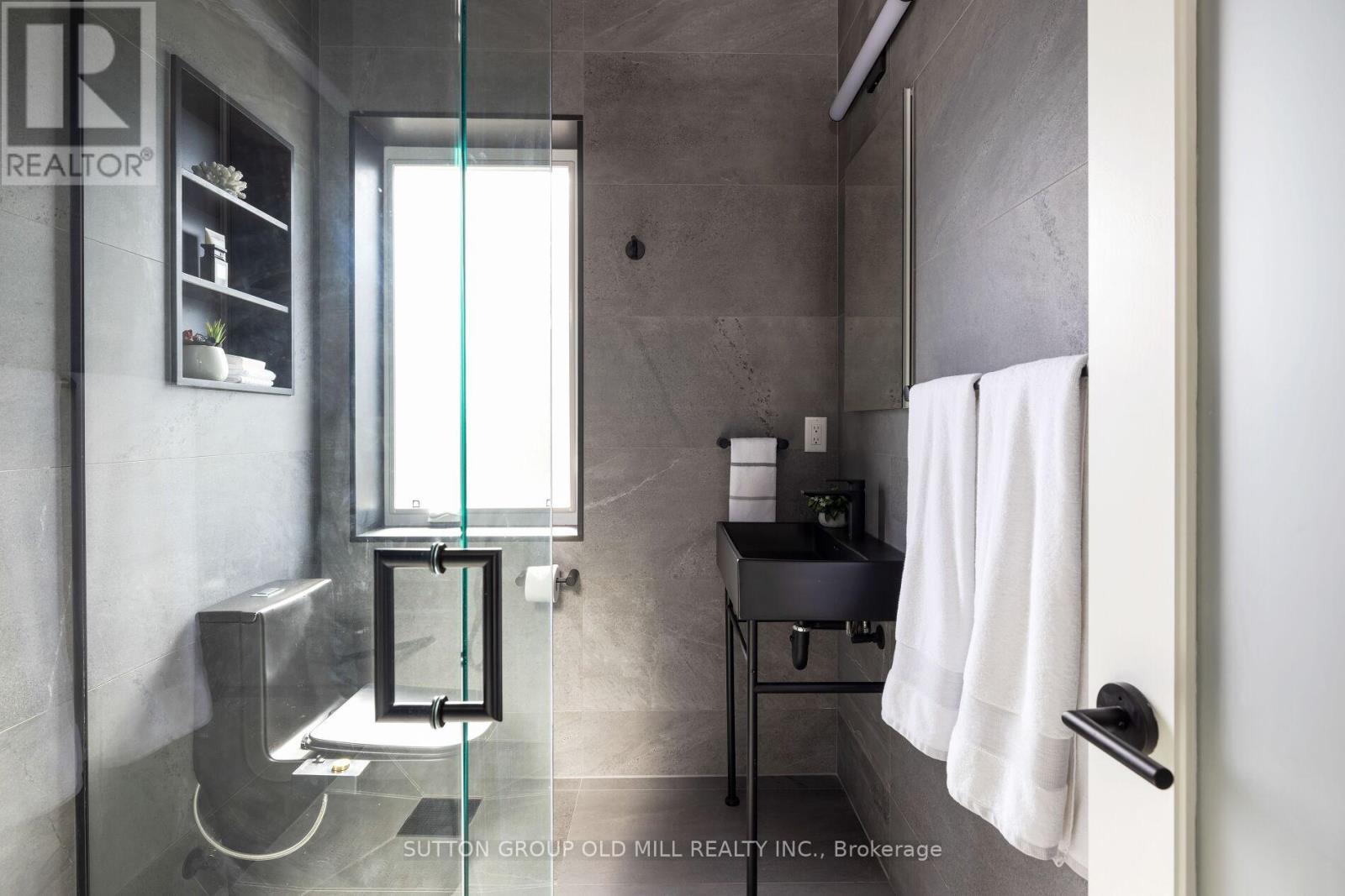 69 Peterborough Avenue, Toronto, Ontario  M6H 2L2 - Photo 39 - W12463083