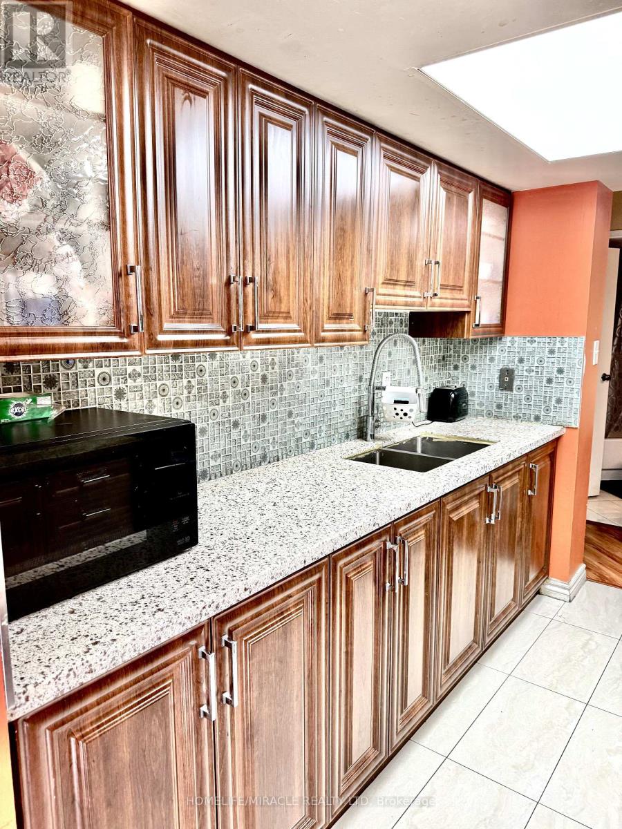 114 - 1 Rowntree Road, Toronto, Ontario  M9V 5G7 - Photo 12 - W12465059