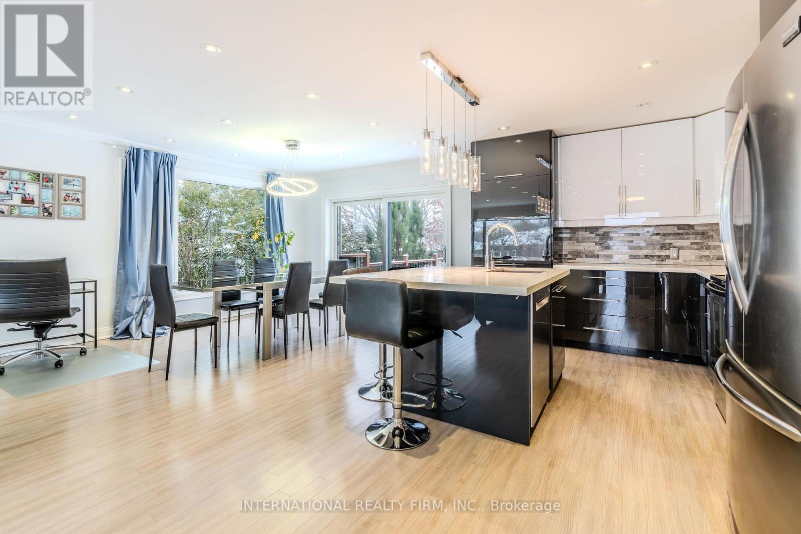 Main - 24 Paramount Court, Toronto, Ontario  M6M 2L5 - Photo 2 - W12316338