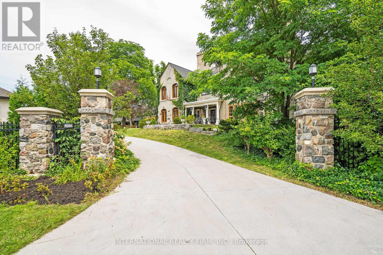 255 Delacourt Road, London North, Ontario  N6G 0H3 - Photo 1 - X12418065