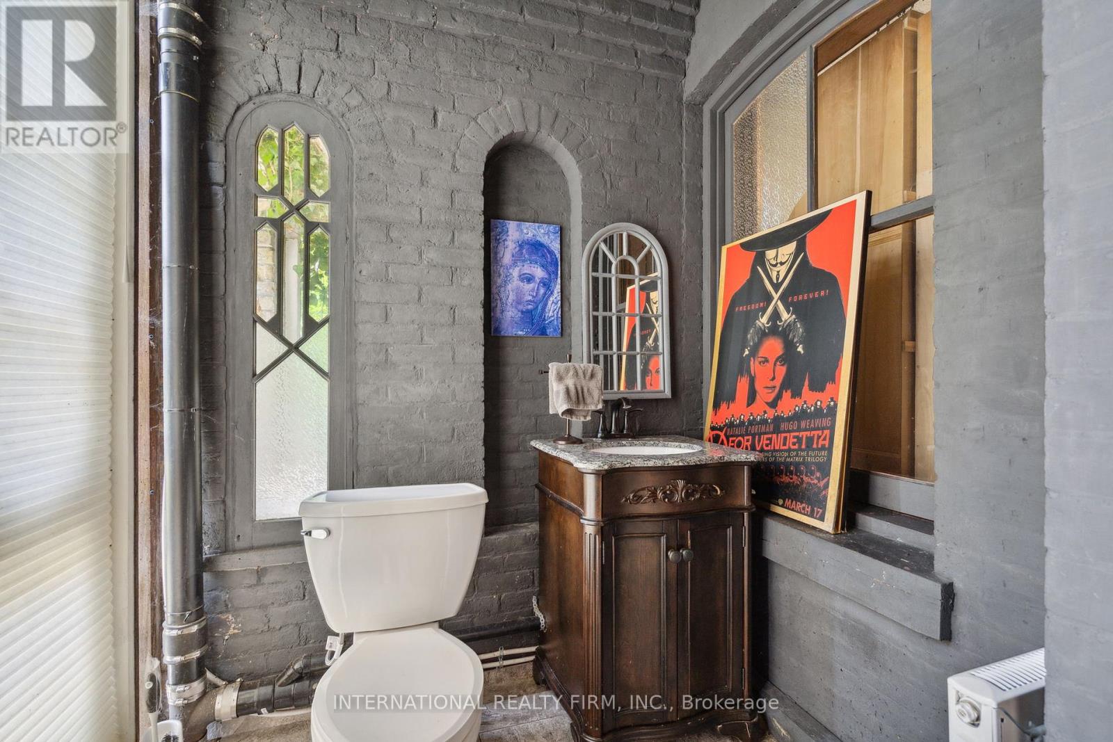 Photo 24 of 50 for 255 Delacourt Road