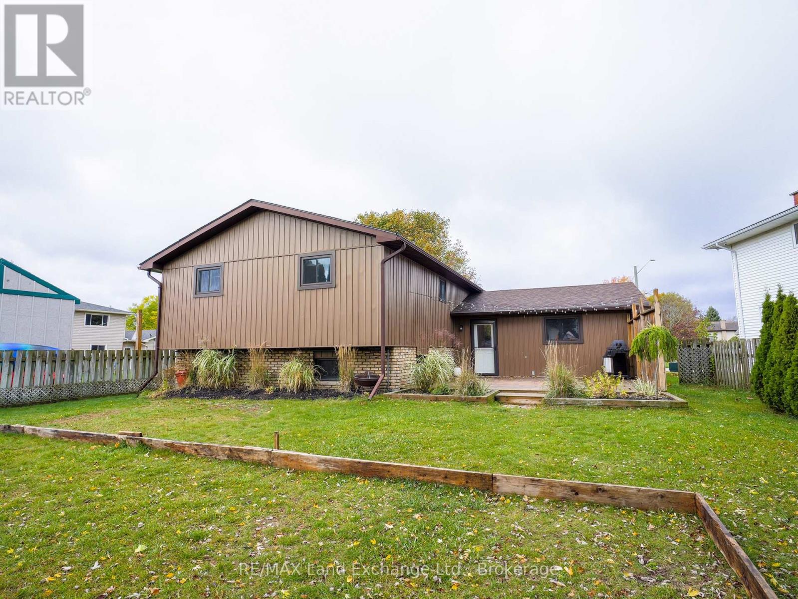 829 Highland Street, Saugeen Shores, Ontario  N0H 2C2 - Photo 39 - X12484241