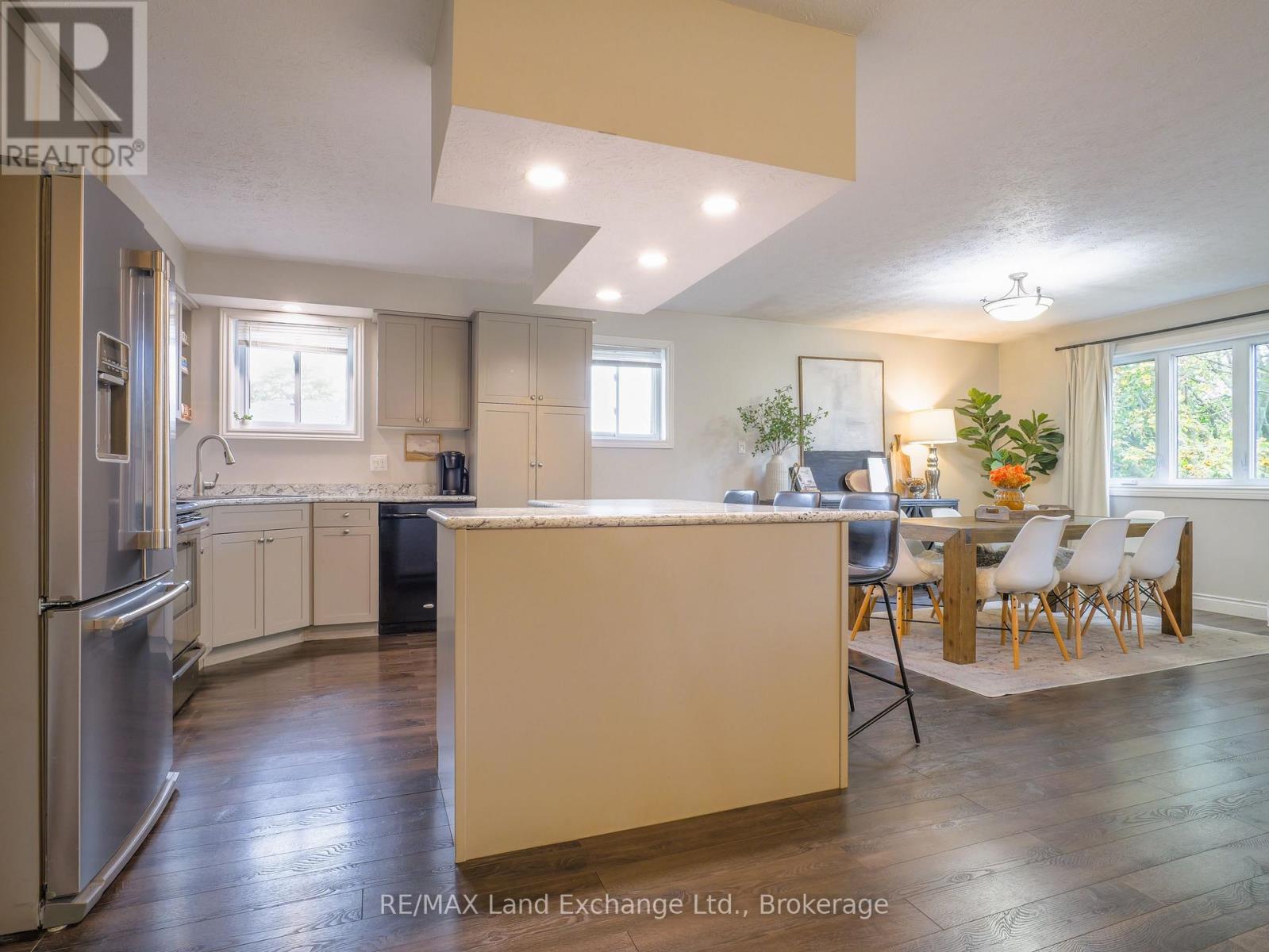 829 Highland Street, Saugeen Shores, Ontario  N0H 2C2 - Photo 8 - X12484241