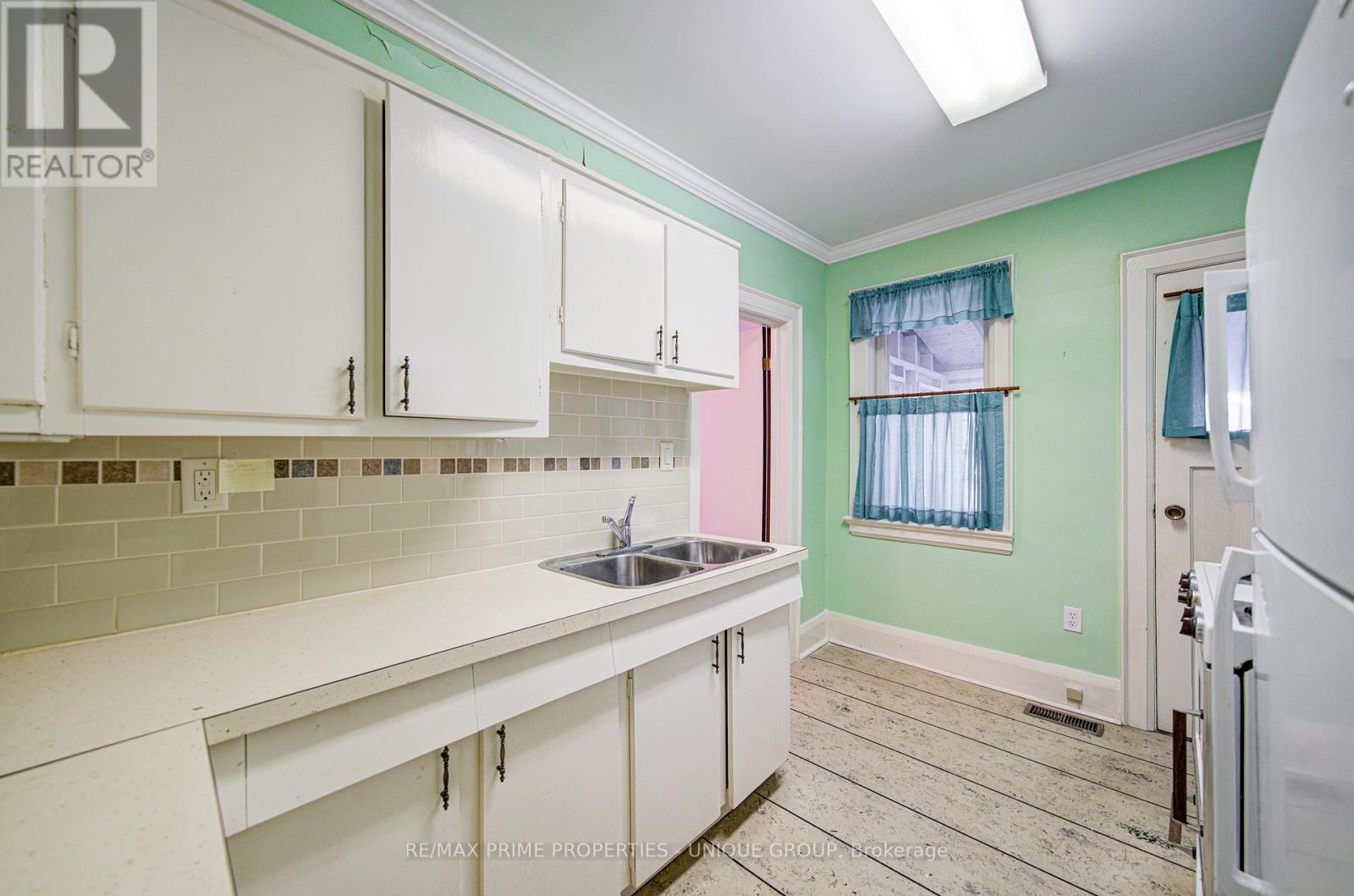 156 Brookdale Avenue, Toronto, Ontario  M5M 1P5 - Photo 17 - C12484105