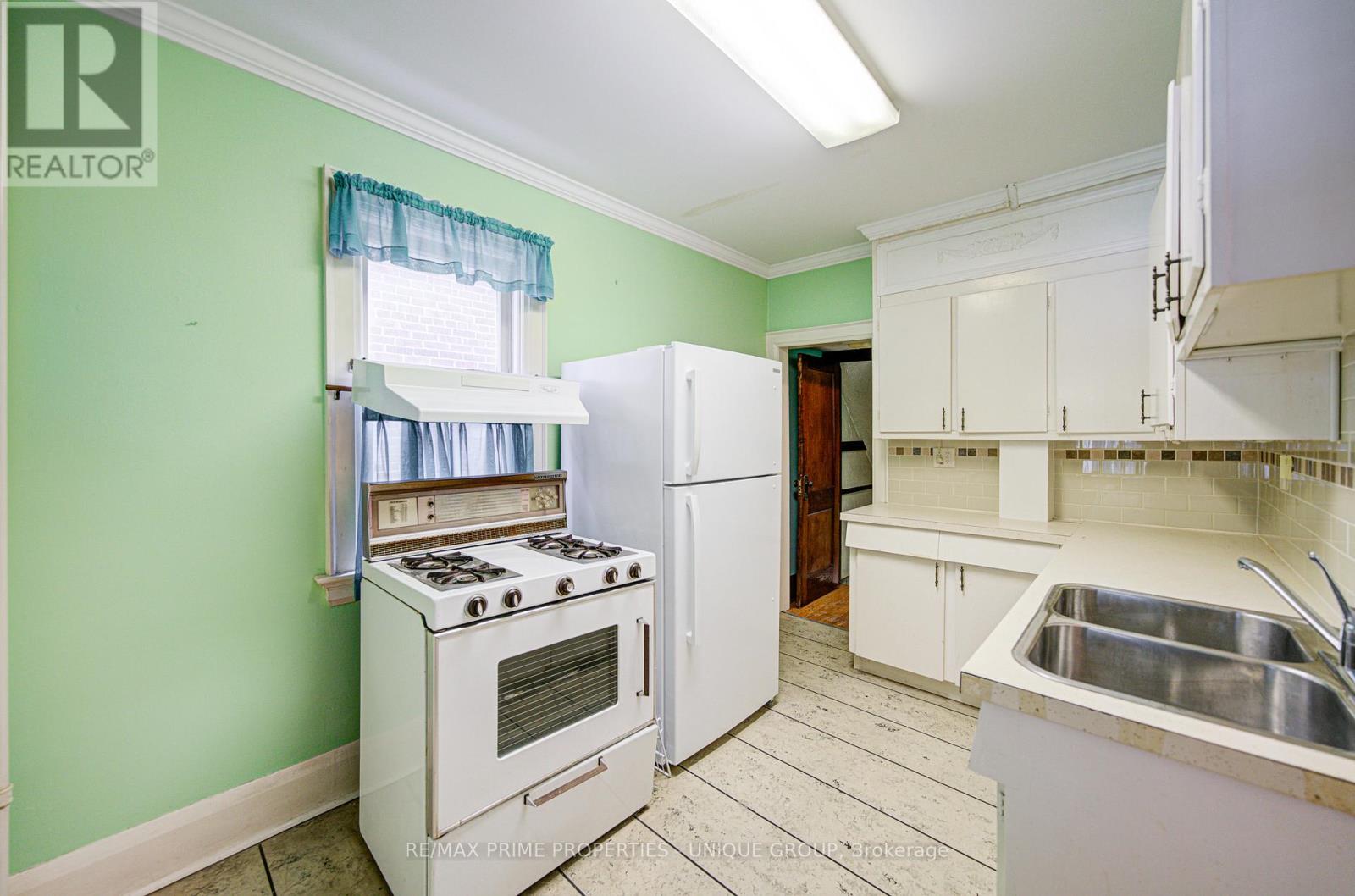 156 Brookdale Avenue, Toronto, Ontario  M5M 1P5 - Photo 18 - C12484105
