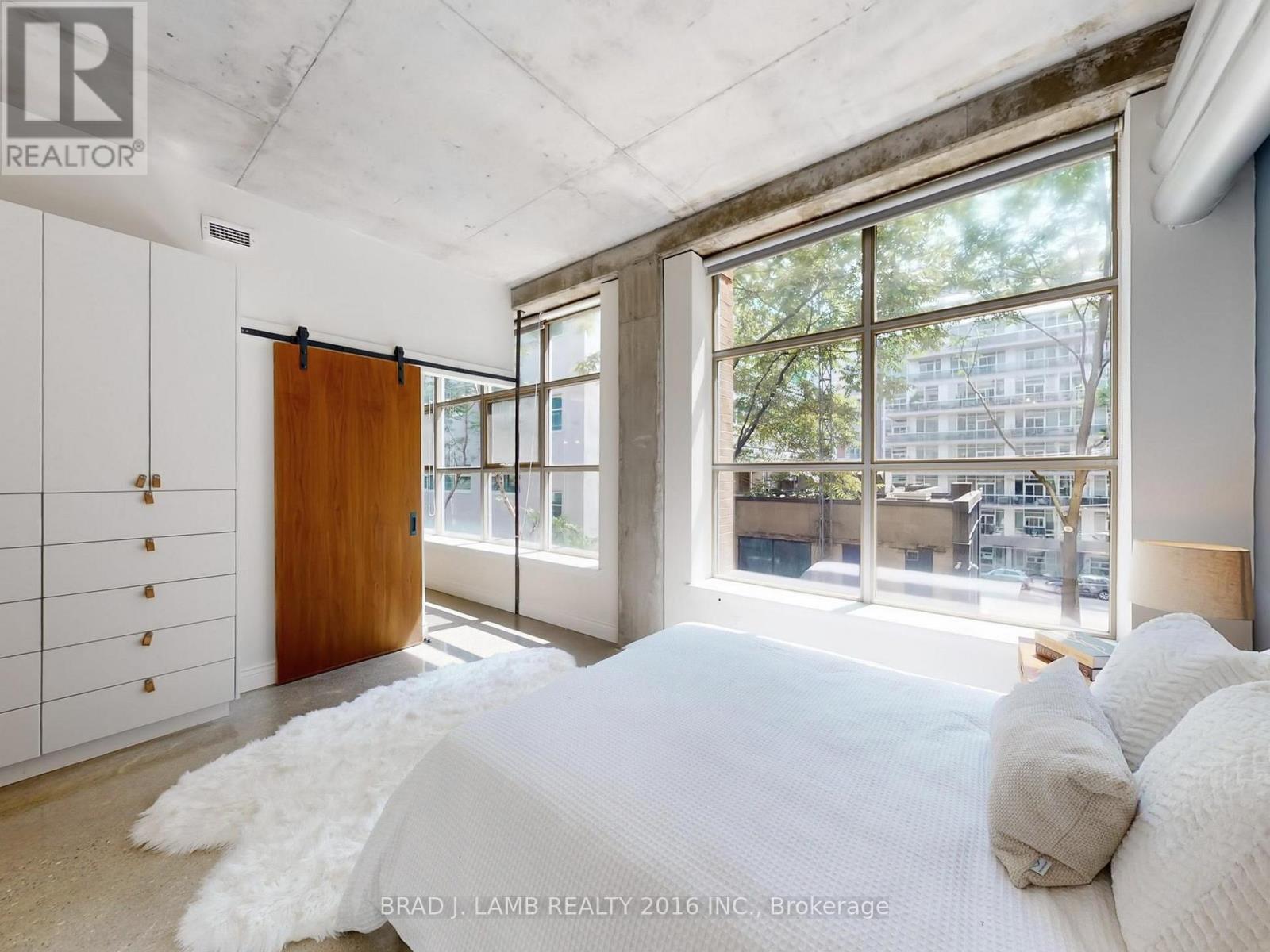 305 - 29 Camden Street, Toronto, Ontario  M5V 3N3 - Photo 14 - C12484125