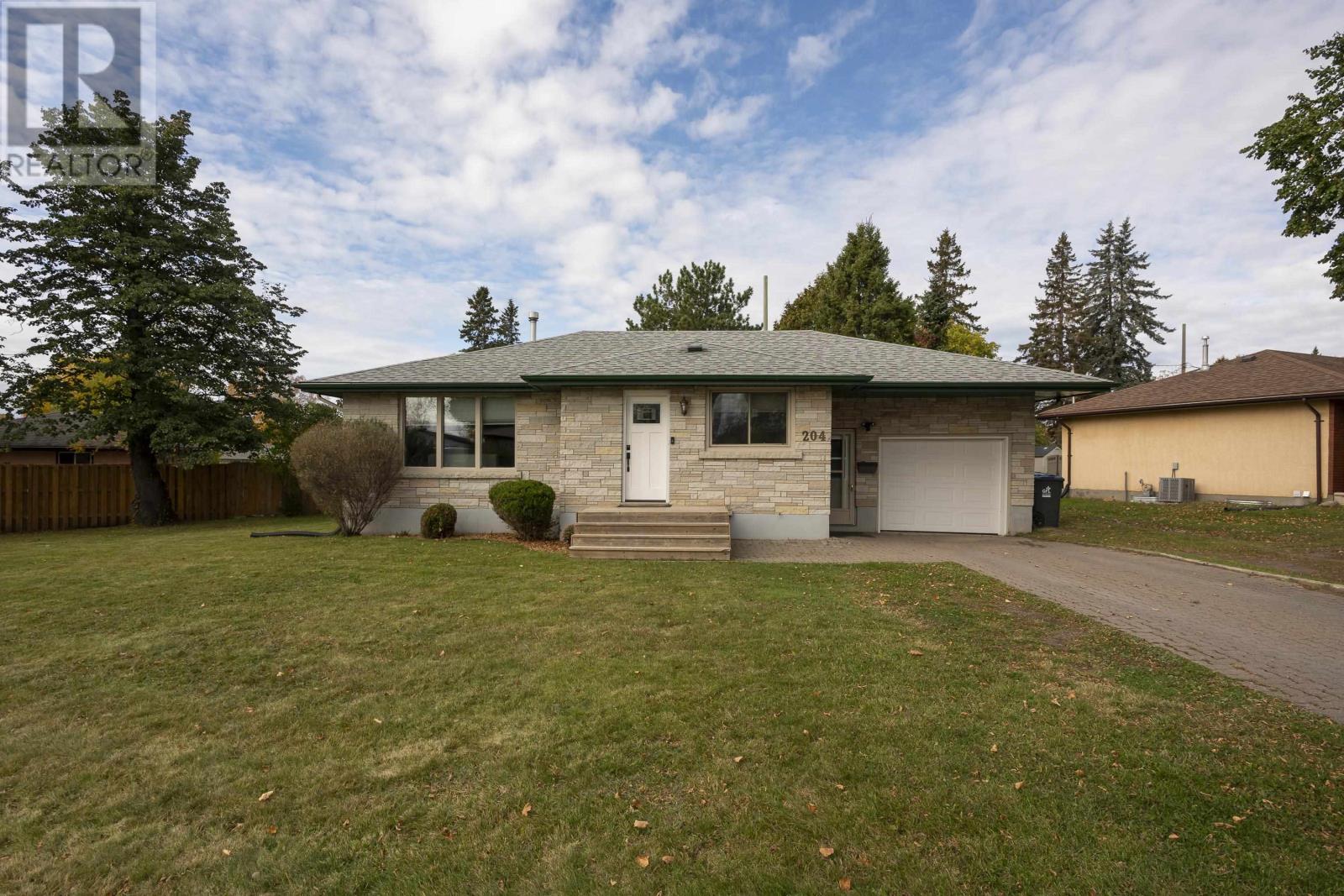204 Cox Cres., Thunder Bay, Ontario