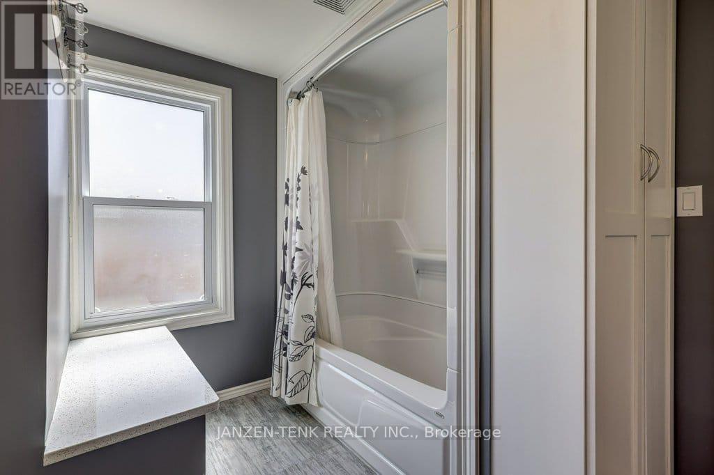 17 Oak Street, Aylmer, Ontario  N5H 1G3 - Photo 15 - X12484159