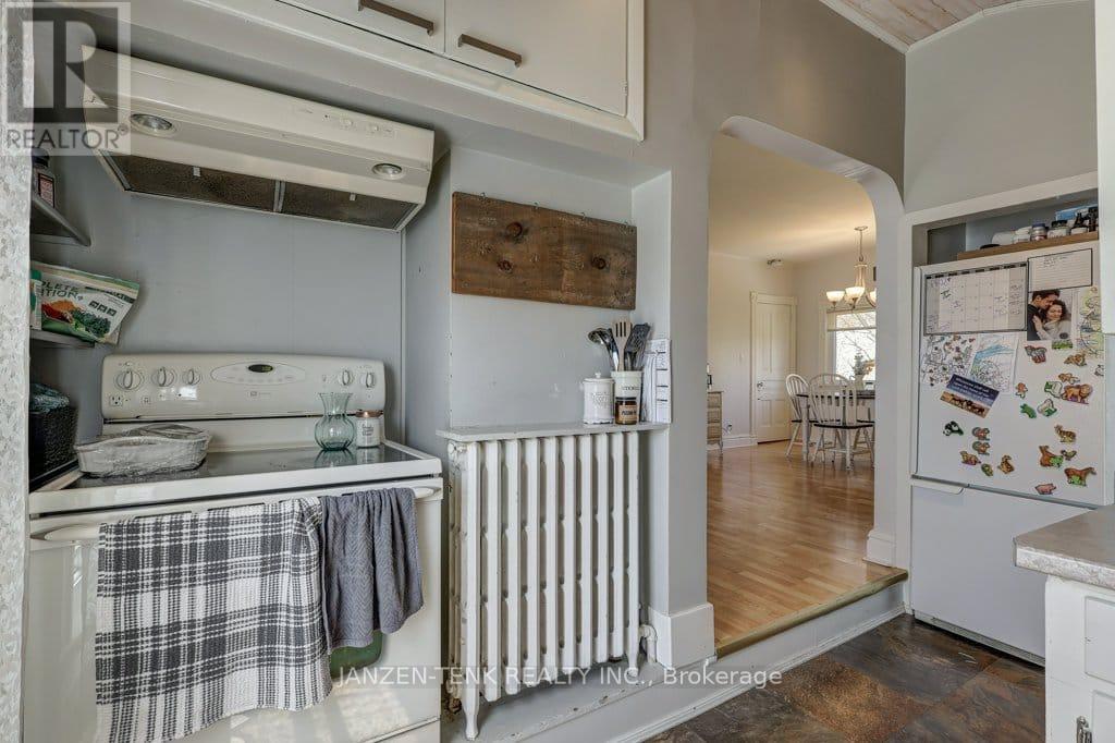 17 Oak Street, Aylmer, Ontario  N5H 1G3 - Photo 24 - X12484159